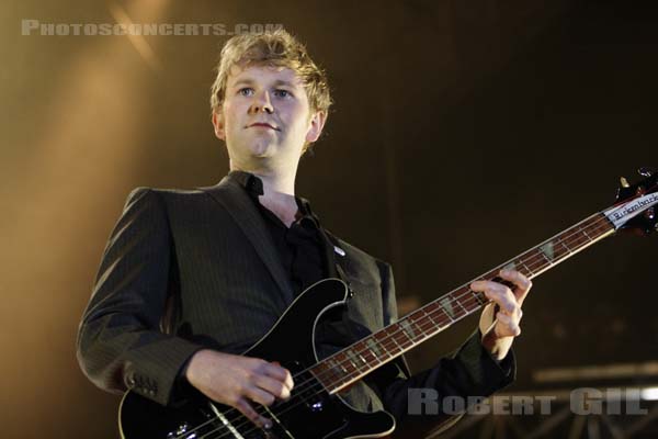 FRANZ FERDINAND - 2005-08-26 - SAINT CLOUD - Domaine National - Grande Scene - 